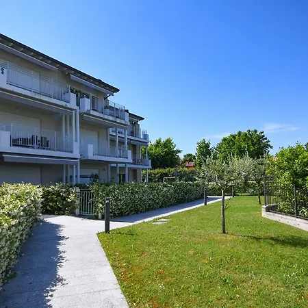 La Castellana Lake View *