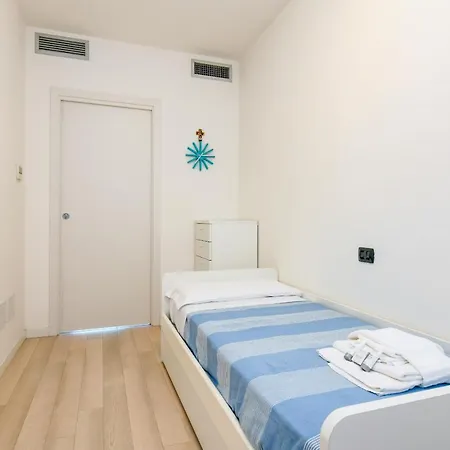 Apartment La Castellana Lake View *
