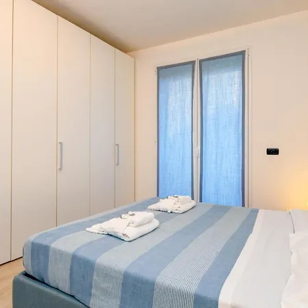 Apartment La Castellana Lake View